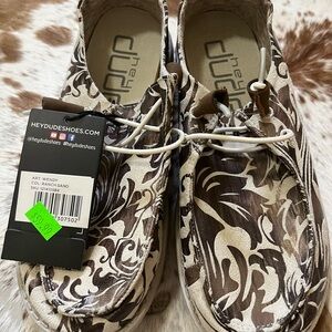 Hey Dude Art Wendy Shoes in Brown Ranch Sand Size 6 NWT